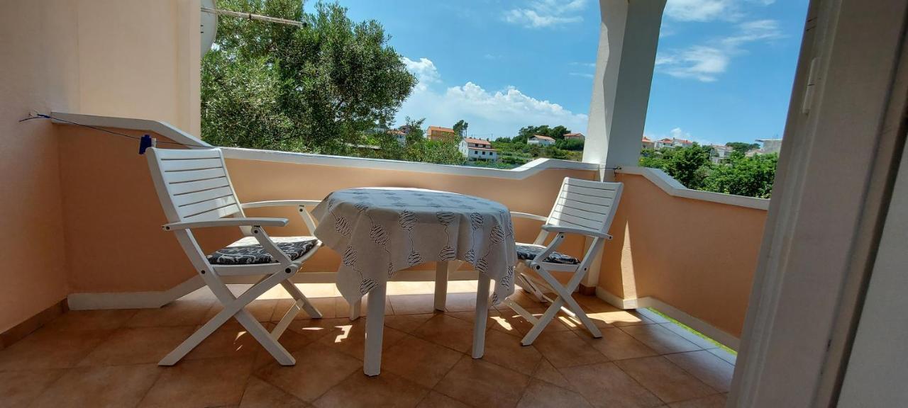 Apartments Marijana Rab Town Exterior foto